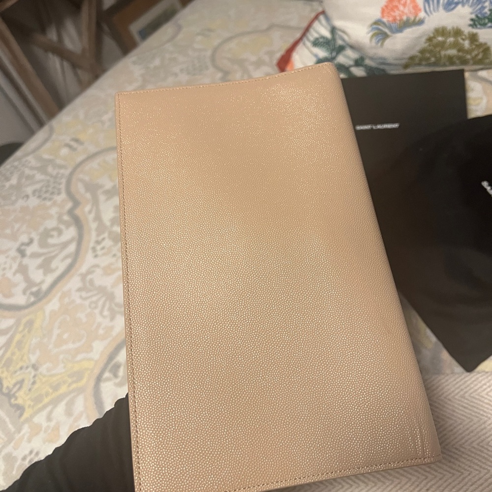 Yves Saint Laurent YSL Beige Clutch - Picture 2 of 10